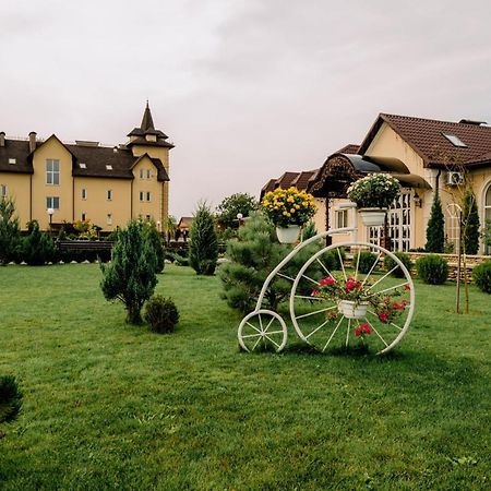 Готельно-Ресторанний Комплекс Прованс Парк Poczajów Zewnętrze zdjęcie