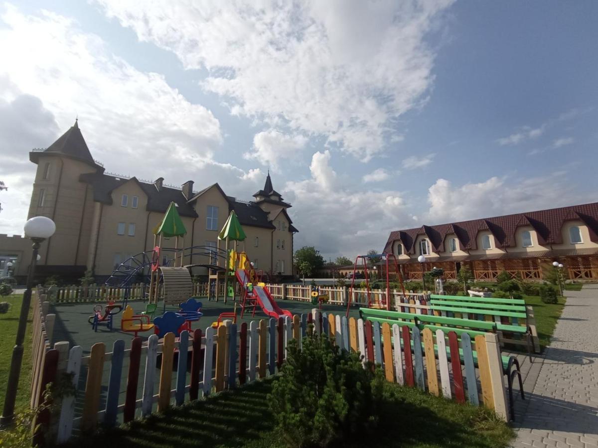 Готельно-Ресторанний Комплекс Прованс Парк Poczajów Zewnętrze zdjęcie