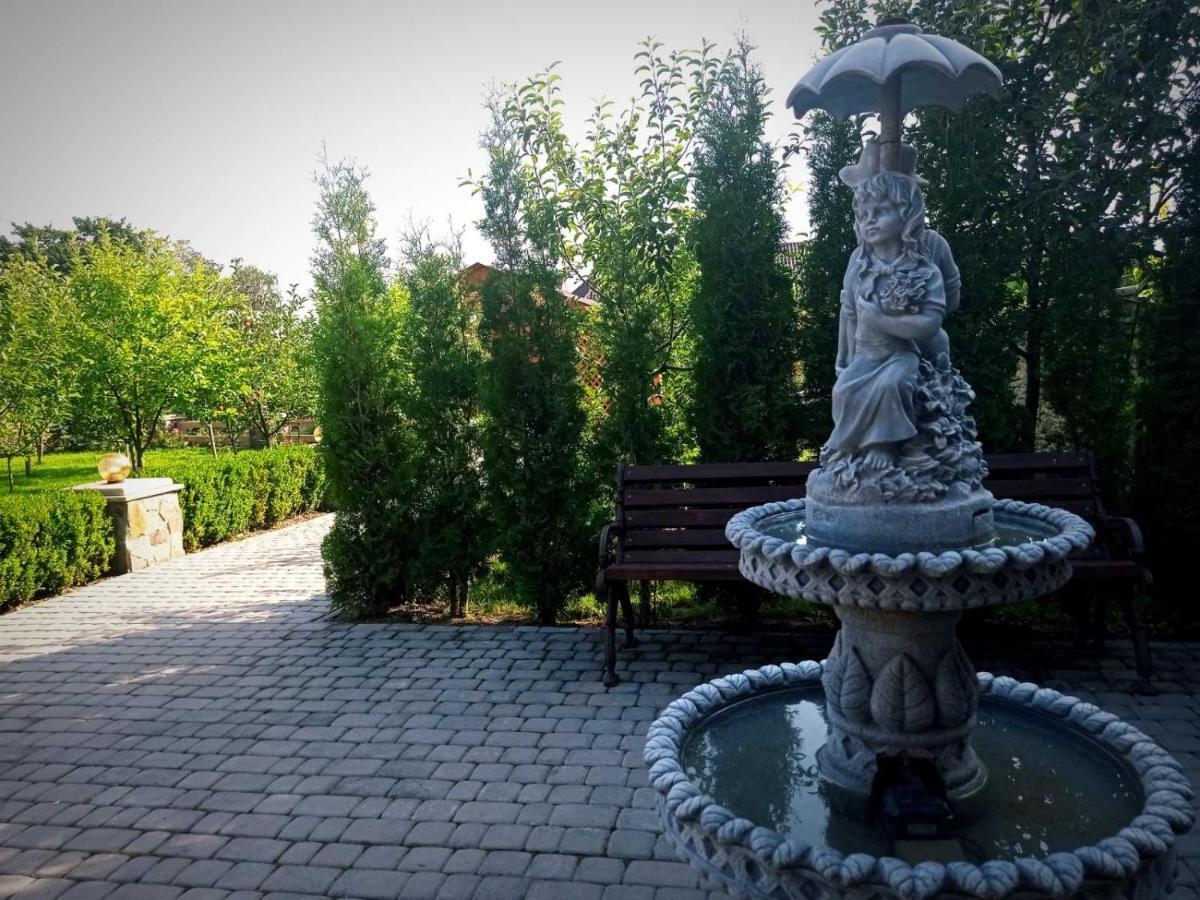 Готельно-Ресторанний Комплекс Прованс Парк Poczajów Zewnętrze zdjęcie