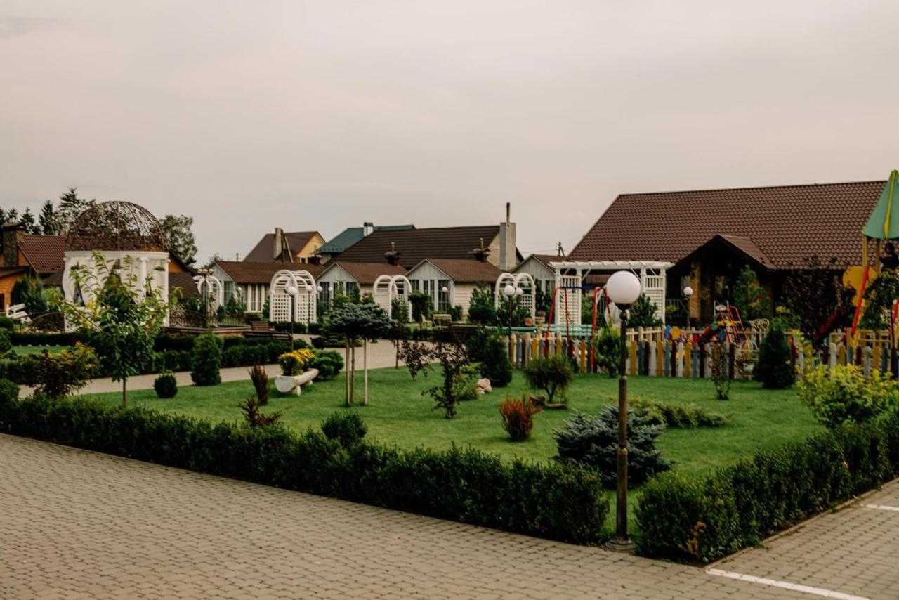 Готельно-Ресторанний Комплекс Прованс Парк Poczajów Zewnętrze zdjęcie